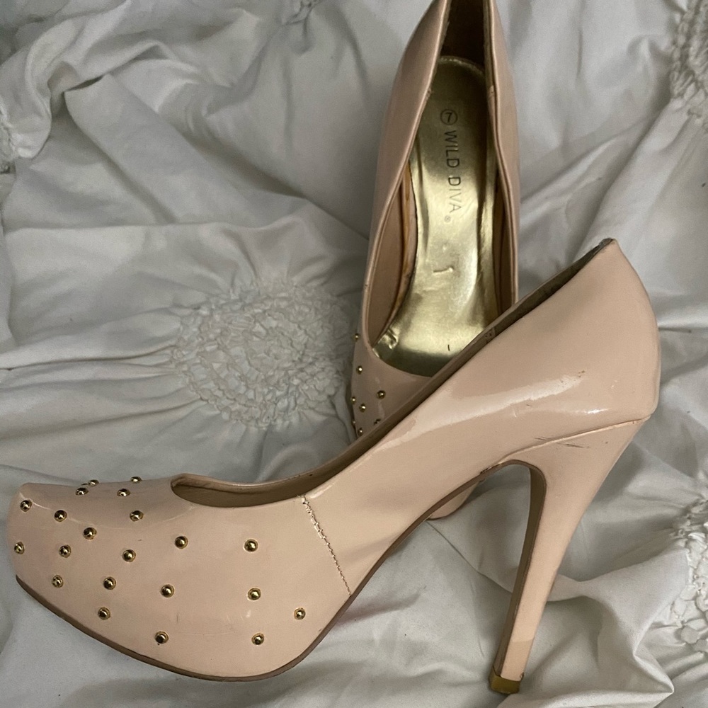Nude studded heels 🤍